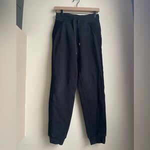 Lululemon Black Joggers Size Four Sherpa Side Panels EUC